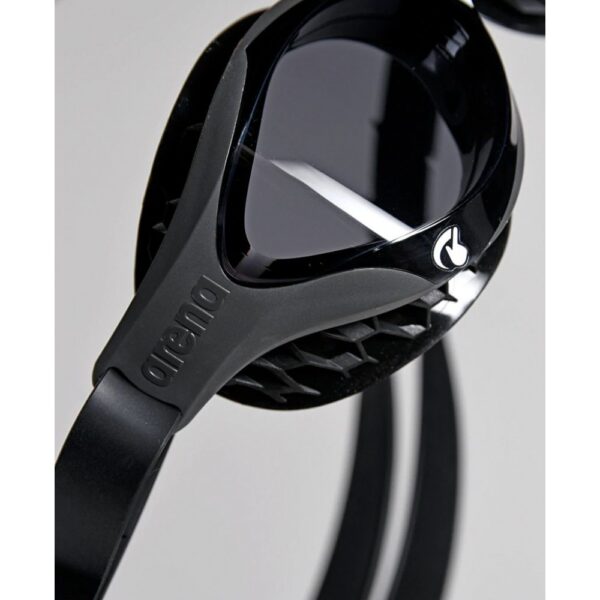 Окуляри для плавання Arena AIR-BOLD SWIPE SMOKE SMOKE BLACK - Зображення 4
